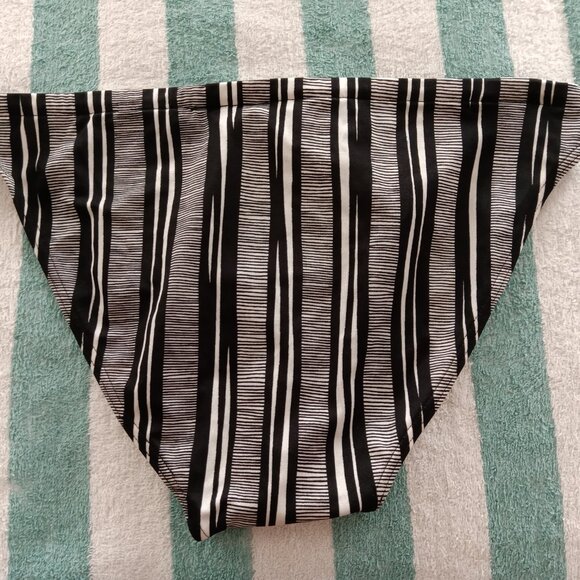 (Pre-Owned) RARE VINTAGE HOM SWIM BRIEF, SIZE 34", BLACK/WHITE STRIPES (*) - Picture 2 of 8